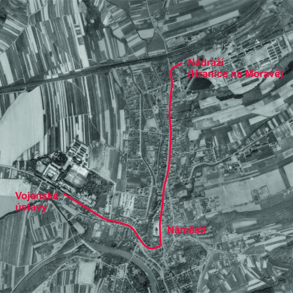 Přibližná podoba navrhované trasy parní tramvaje v Hranicích. Jako podklad byla použita letecká mapa z roku 1954. (zdroj: www.kontaminace.cenia.cz)