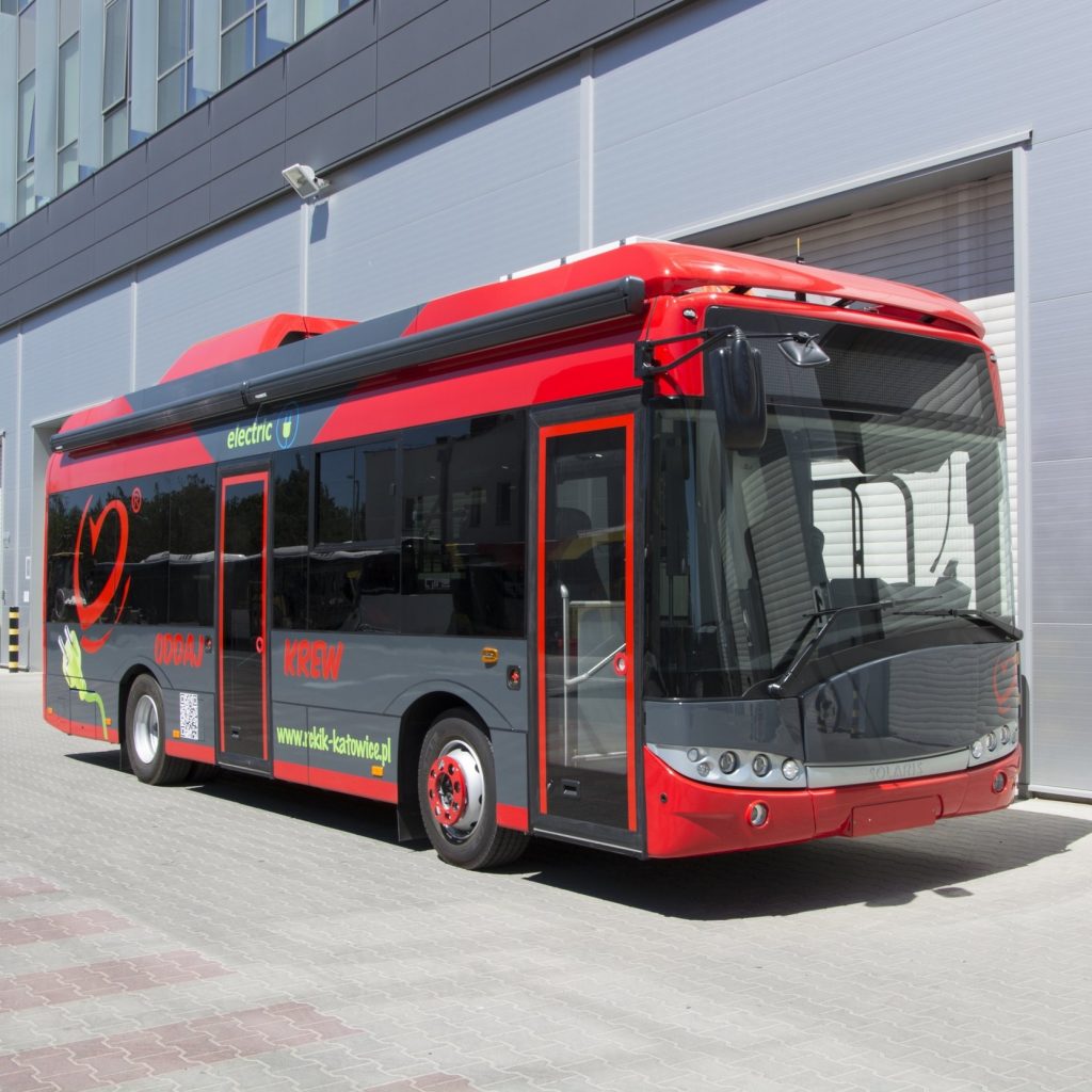 Elektrobus pro darování krve od Solarisu je postavený na platformě modelu Urbino 8,9 LE. (foto: Solaris Bus & Coach)