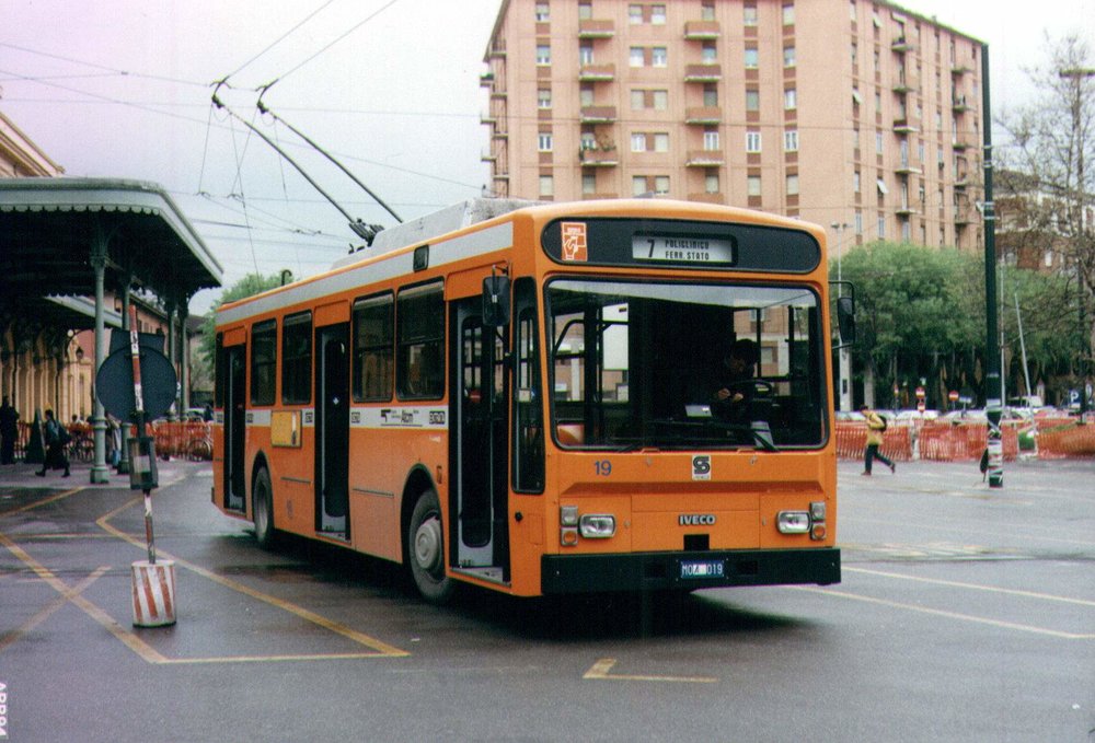 Nové trolejbusy nahradí nejstarší vozy typu Iveco 2471 Socimi 8883 z roku 1986. (zdroj: Wikipedia.org)