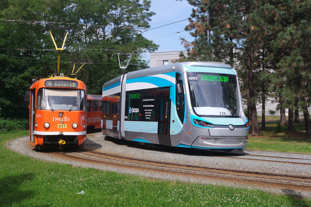 Tramvaj Škoda 28T pro tureckou Konyu během zkoušek v Plzni. (foto: Jan Šlehofer)