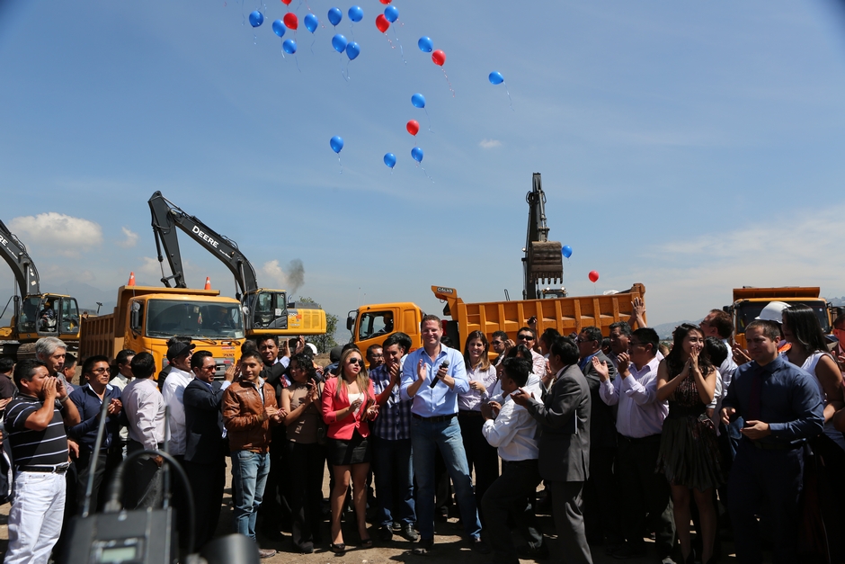 19. leden 2016: balónky vypuštěny, práce na druhé etapě začínají. (foto: Municipio del Distrito Metropolitano de Quito)