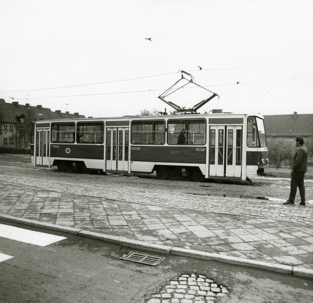 Boční pohled na vůz T5A5 během jeho působení v Mostě. (sbírka: Libor Hinčica)