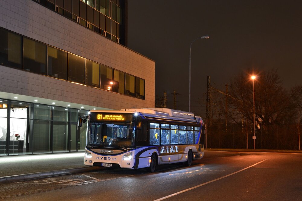Ještě jeden pohled na předváděcí vůz v Brně, tentokrát zleva. (foto: Ing. Jiří Černý)