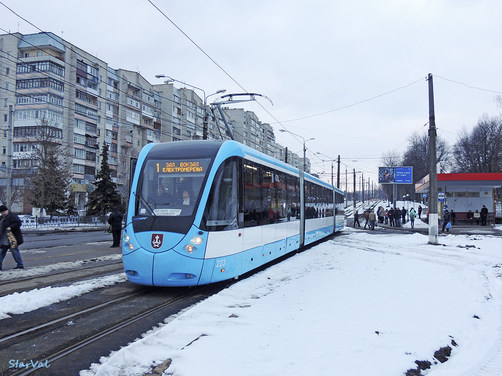 Na snímku z 21. března 2018 vidíme tramvaj typu KT4UA «VinWay». (foto: Star Val)