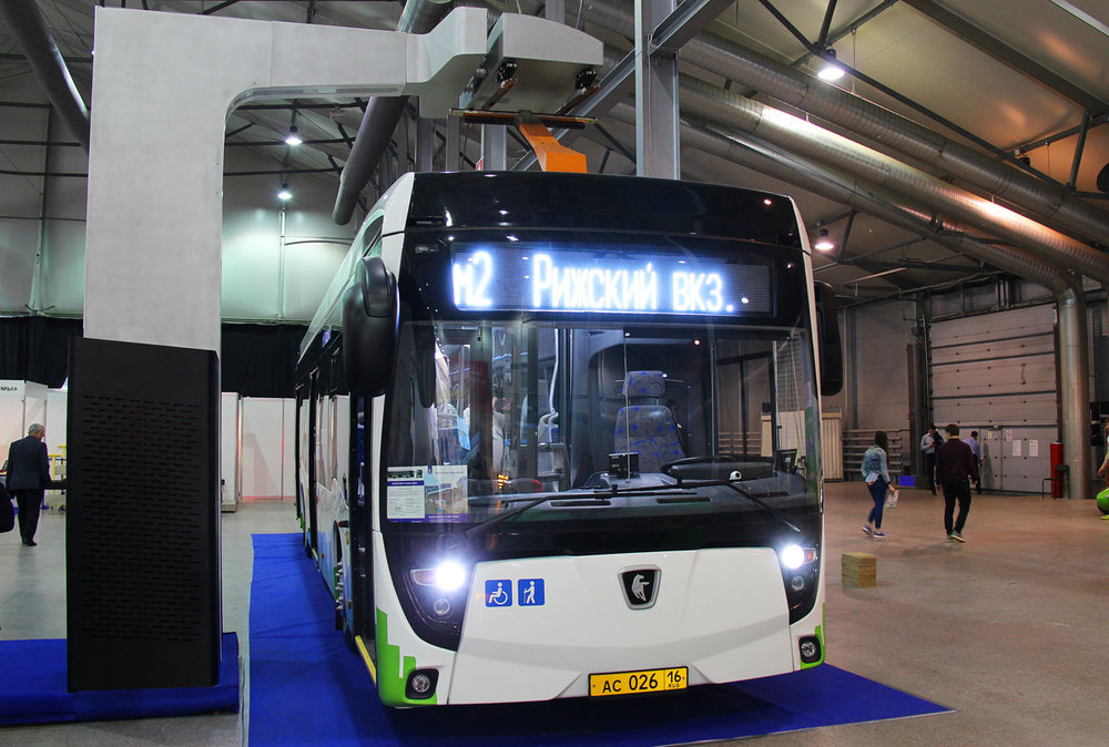Elektrobus KAMAZ-6282 se na veletrhu představil také, premiéru si však odbyl už o rok dříve. (foto: Nikita Lapin)