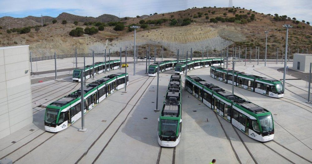 Lehké metro v Málaze patří mezi projekty, které se Andaluské juntě spíše povedly. Některé další její dopravní počiny už ale vzbuzují kontroverze. (zdroj: Agencia de Obra Pública de la Junta de Andalucía)