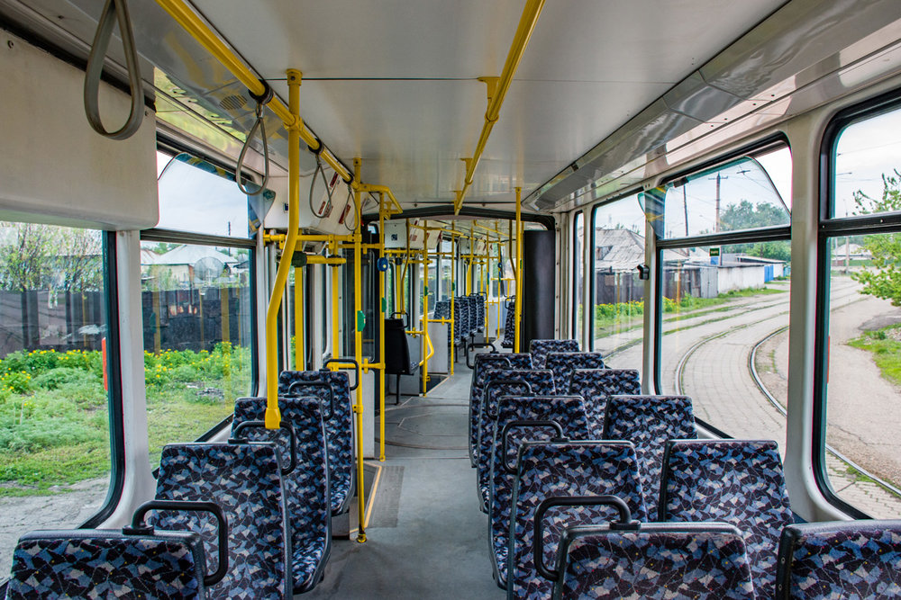 Interiér dvounásobně ojeté Tatrovky je stále ucházející.