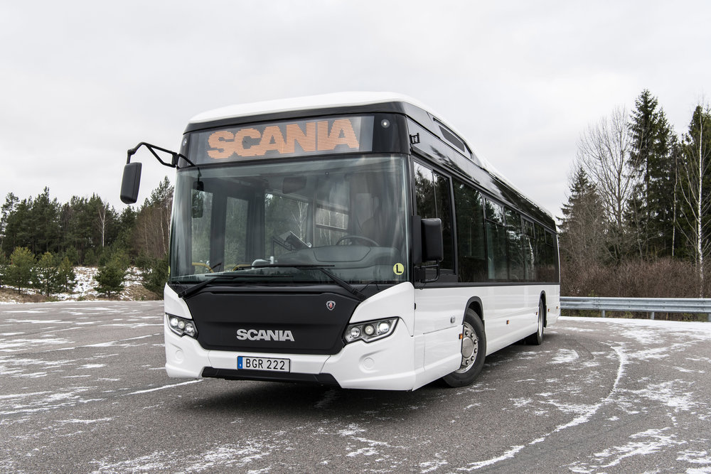 Scania představila svůj elektrobus poněkud nezvykle. Tiskovou zprávou o tom, že zahájí ostré zkoušky trojice těchto vozidel, jež mají být postavena na platformě modelu Scania Citywide LF. (foto: Scania)