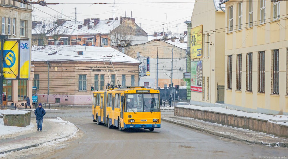 Tento ex-zlínský trolejbus těší od roku 2013 lvovské občany. Podobný došel letos do Ternopilu. (foto: Danil Něstěrenko)