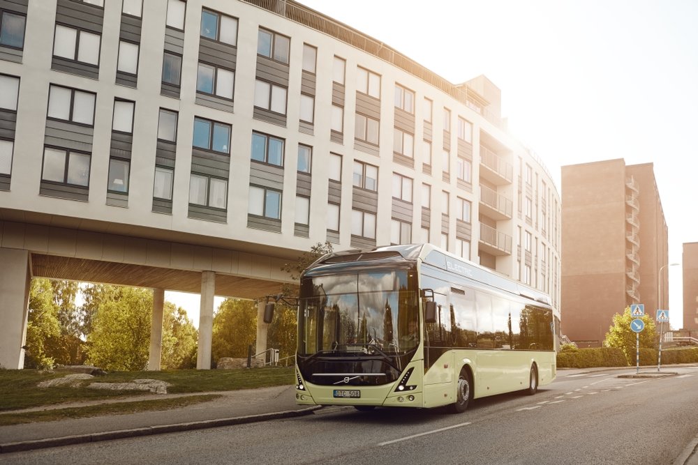 Elektrobus Volvo 7900 Electric na propagačním snímku výrobce. (foto: Volvo Buses)