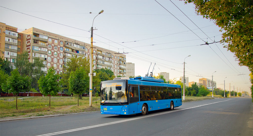Tento kramatorský trolejbusů ještě patří do loňské sedmikusové série vozů Dnipro-T203. Snímek je z 22. září 2018. (foto: TRalex)