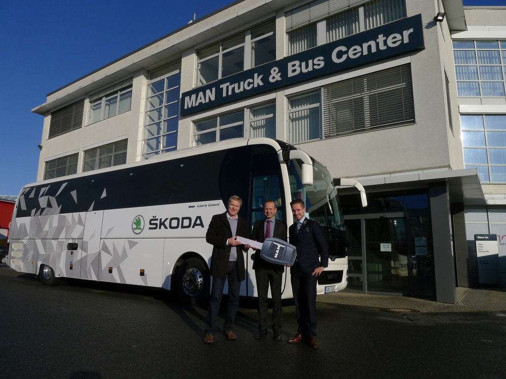 Slavnostní předání autousu MAN Lion's Coach v Čestlicích u Prahy. (foto: MAN Truck & Bus)