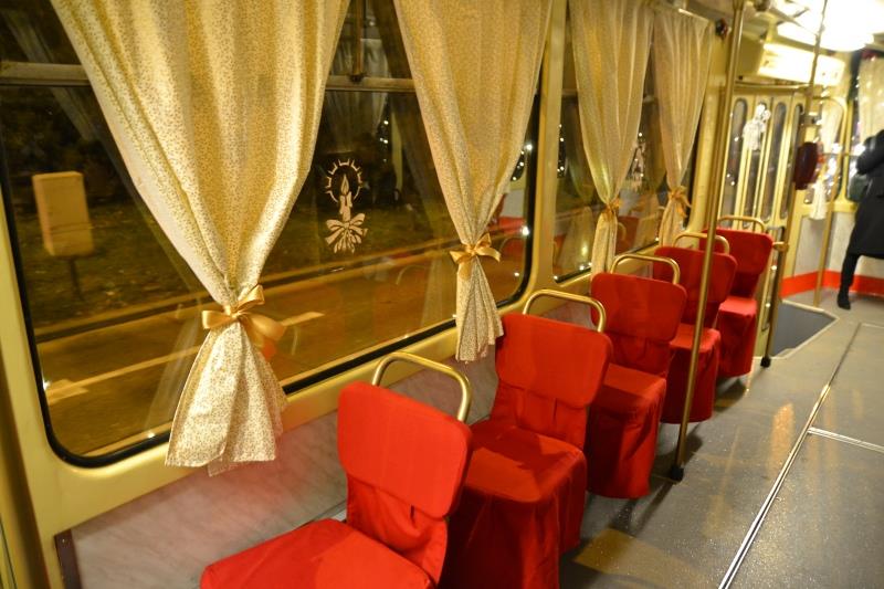 Interiér Vianočnej električky. (foto: -Volod-)