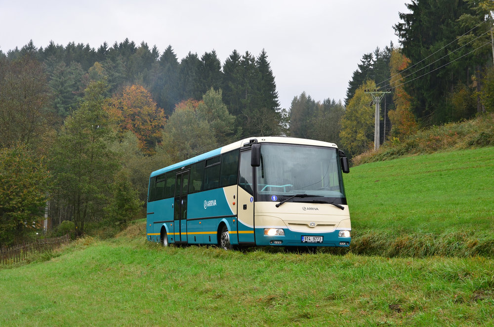 Na některých relacích budou autobusová spojení přímo konkurovat železnici. (foto: Miroslav Halász)