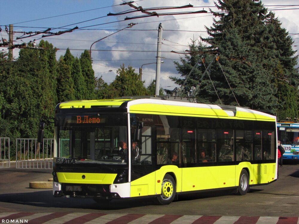 Vozidla z letošní 50kusové zakázky se už vyrábějí a některá již dokončují. První nich si vyjelo na svou první projížďku po městě dne 19. 9. 2019. (foto: Roman Zaruma)