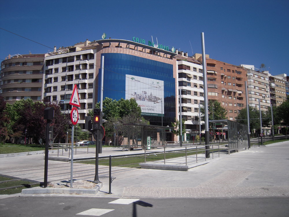 Na snímcích z 18. července 2011 vidíme trať v opuštěném stavu a s odpadky na tělese. Uběhlo více než pět let a nic se nezměnilo k lepšímu, naopak infrastruktura chátrá. 