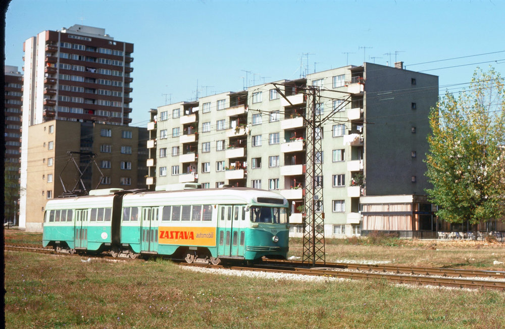Článková tramvaj postavená na platformě vyřazených vozů PCC z Washingtonu, D.C. na fotografii z 8. 10. 1975. (Sbírka: Jan Čihák)