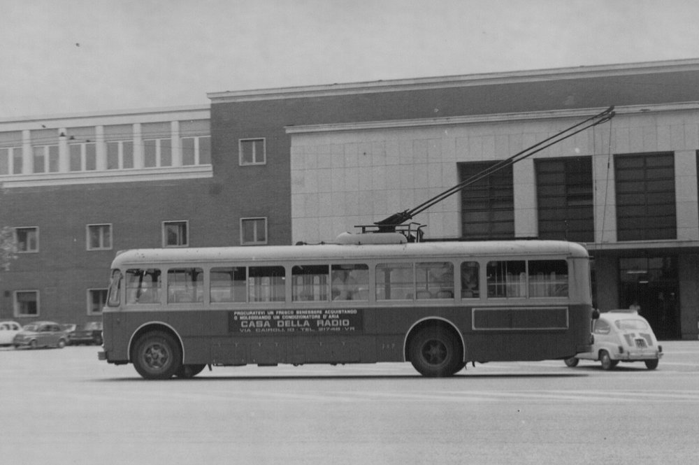 Trolejbusy na městské síti jezdily v letech 1937-75. Na meziměstských tratích je bylo možné potkat až do roku 1981. (zdroj: Wikipedia.org)