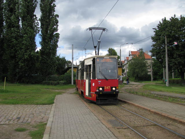 Bydgoszcz chce kromě tratí investovat i do nákupu nových vozidel. Na snímku vůz Konstal 805Na. (zdroj: Wikipedia.org)