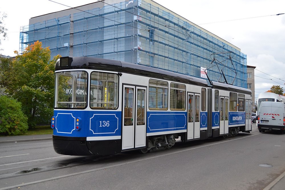 Pohled zezadu na neobvykle modernizovaný vůz. (foto: Heini-Sten Poidjutsenko)