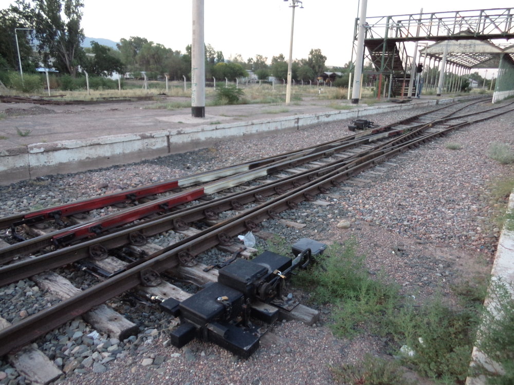 V celé Argentině nenajdete téměř žádnou výměnu na betonových pražcích a ani tento mendozský