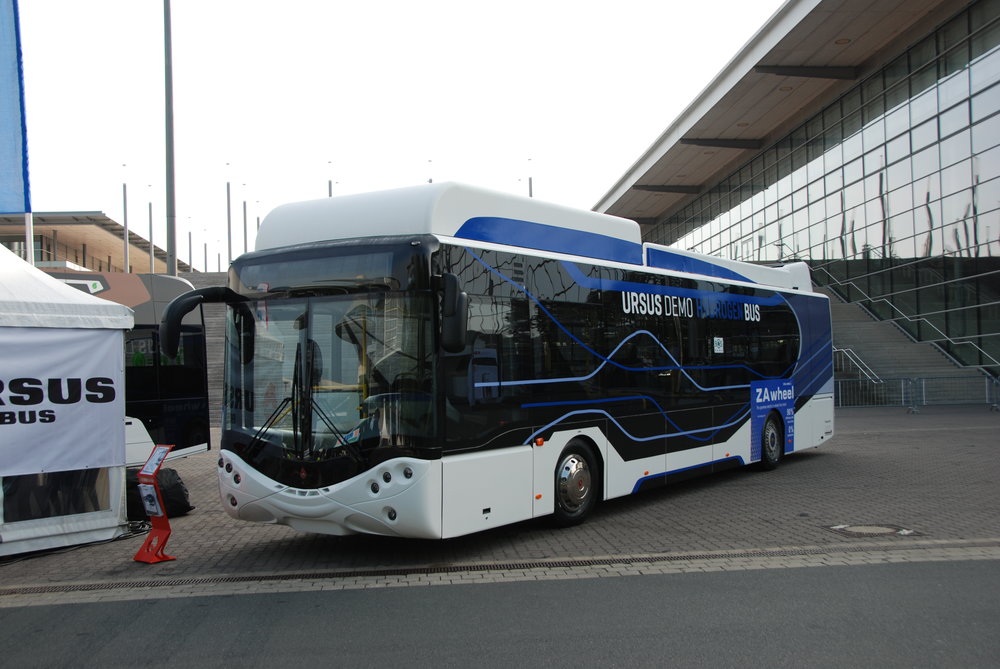 Na venkovní ploše se představila polská společnost Ursus, která předvedla svůj vodíkový autobus postavený na platformě vozu AMZ Kutno. (foto: Libor Hinčica)