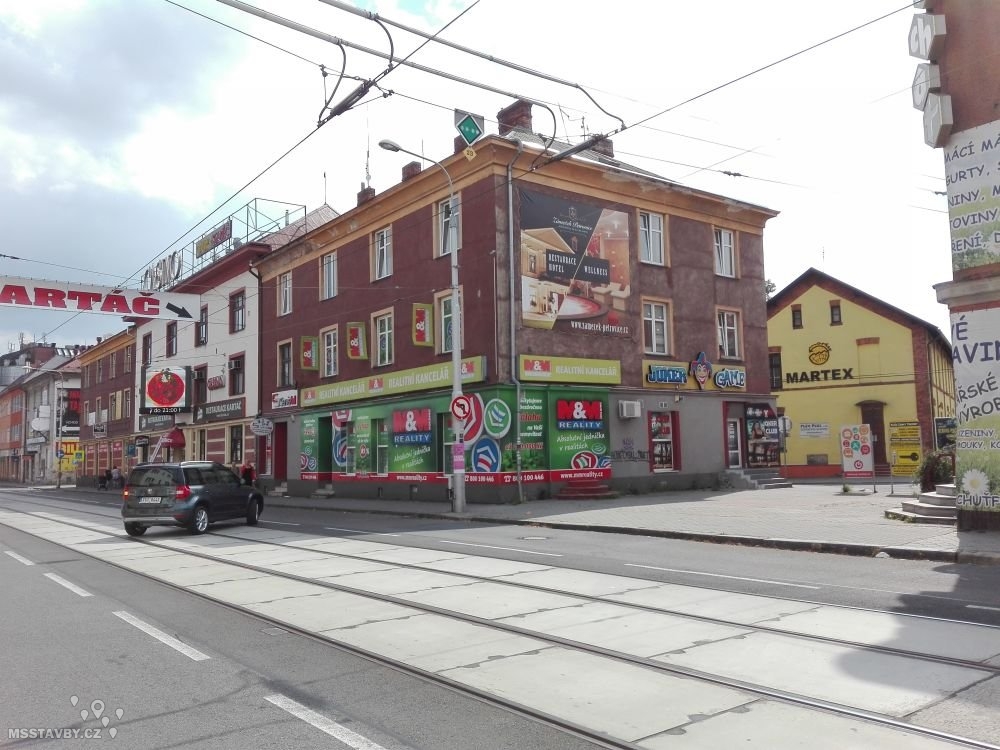 Populární web o architektuře a urbanismu v Moravskoslezském kraji - msstavby.cz - uveřejnil zajímavý článek o stavu ulice 28. října. Ta je nejdůležitější spojnicí mezi centrem Ostravy a Porubou. Její stav je ale žalostný. Autoři webu následně požádali o vyjádření ke stavu ulice volené zástupce města nebo Útvar hlavního architekta. Bez vyjádření... (foto: www.msstavby.cz)