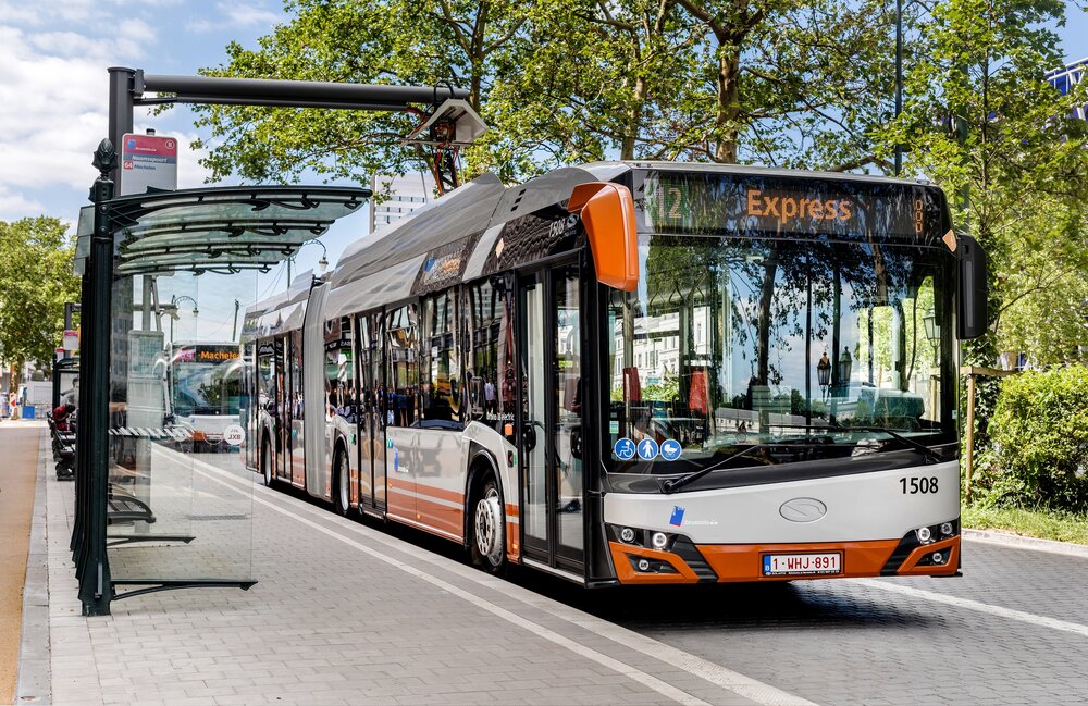 Elektrobus Urbino 18 electric  u rychlonabíjecího stojanu v Belgii. (foto: Solaris Bus & Coach)