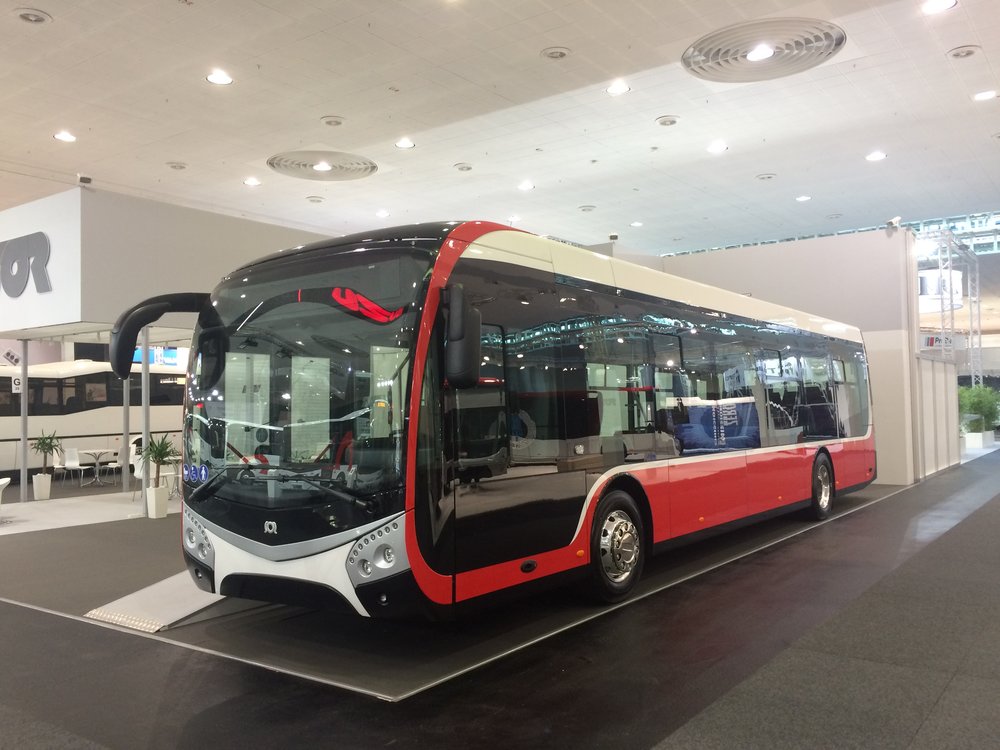 Pohled na levý bok autobusu. (foto: Libor Hinčica)