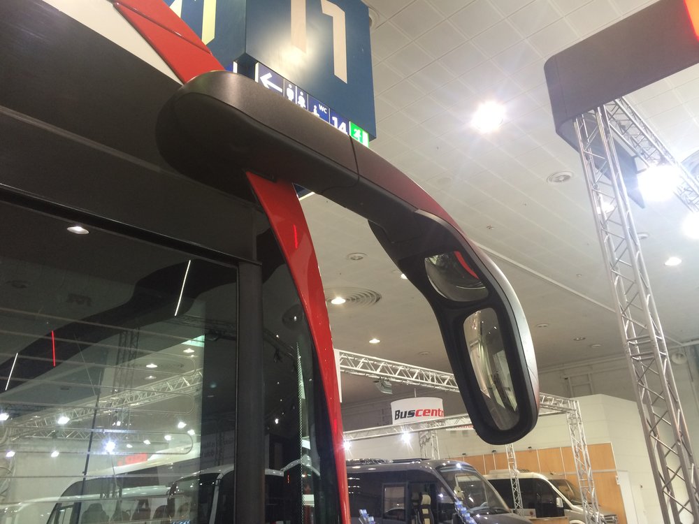 Zrcátko elektrobusu. (foto: Libor Hinčica)