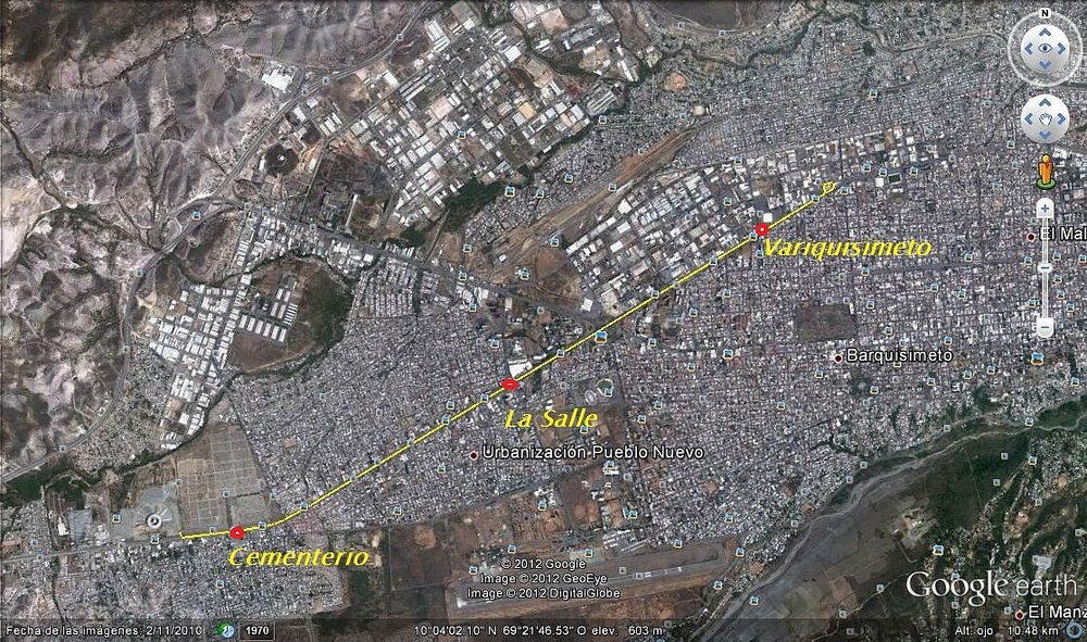 Schematický zákres trolejbusové linky zprovozněné ve zkušebním režimu na konci roku 2012. V levém dolním rohu mapy je viditelná nedokončená intermodální stanice. Trolejbusy měly původně od (provizorní) konečné Variquisimeto (velké objekty v její blízkosti jsou součástí průmyslové zóny) pokračovat na konec žluté linie, odbočit doprava a směřovat dolů na jih, a to až k pravému dolnímu rohu starého hřbitova (Cementerio Viejo). Starý hřbitov je v mapě rovněž zřejmý, když se jeho pravý dolní roh nachází nad bílým nápisem 