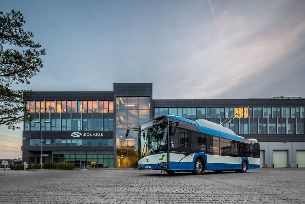 Dvanáctimetrové Trollino pro Gdyni na propagační fotografii výrobce. (foto: Solaris Bus & Coach)