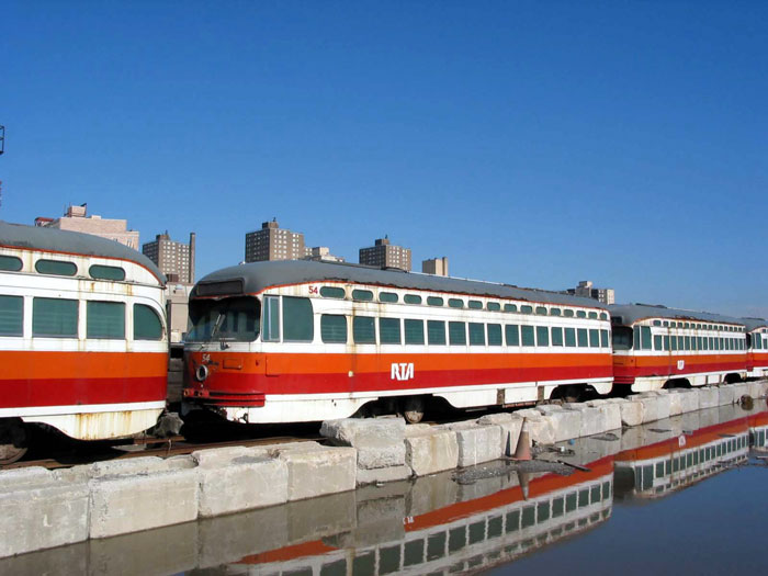 Spolek BHRA chtěl na trase provozovat historické vozy PCC. Celkem 15 starších vozů se podařilo získat z Buffala. Dnes však na břehu moře stojí jenom jediný vůz z Bostonu. (foto: BHRA)