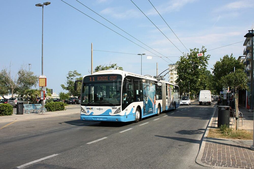 Pobřežní trolejbusová linka Rimini – Riccione se rušit nemá