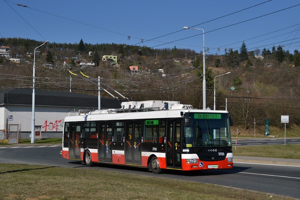Trolejbus SOR TNB 12 ev. č. 3703 během zkoušek v Brně. (foto: Ing. Jiří Černý)