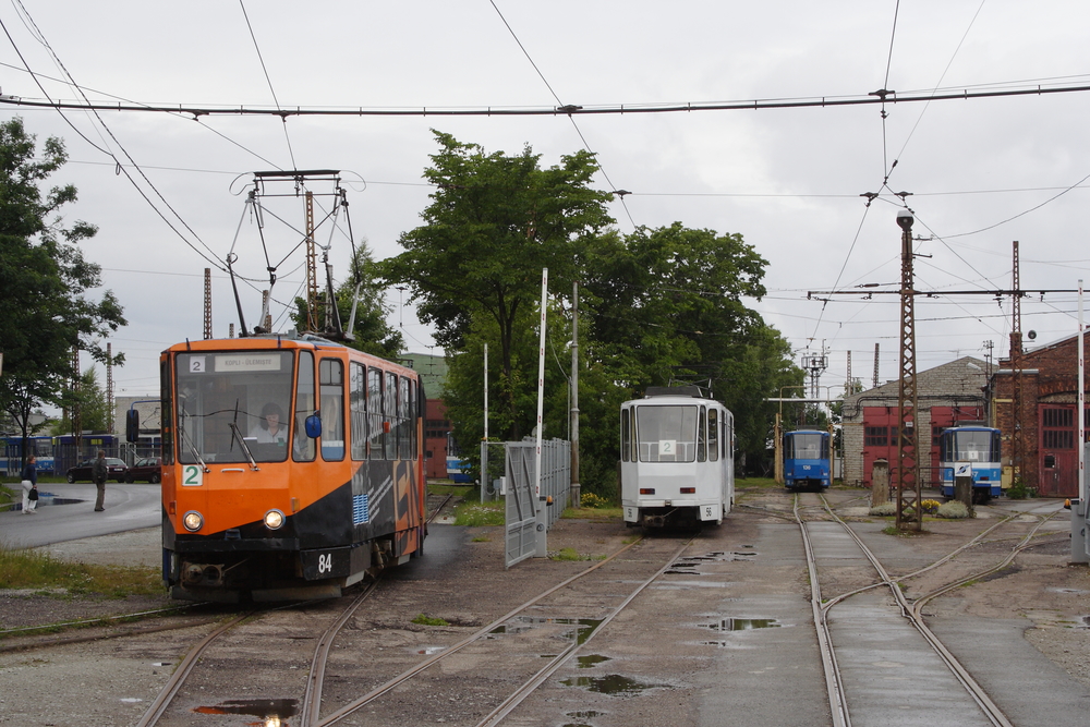 Vozy typu KT4 v estonském Tallinnu. (foto: Petr Nevyhoštěný)