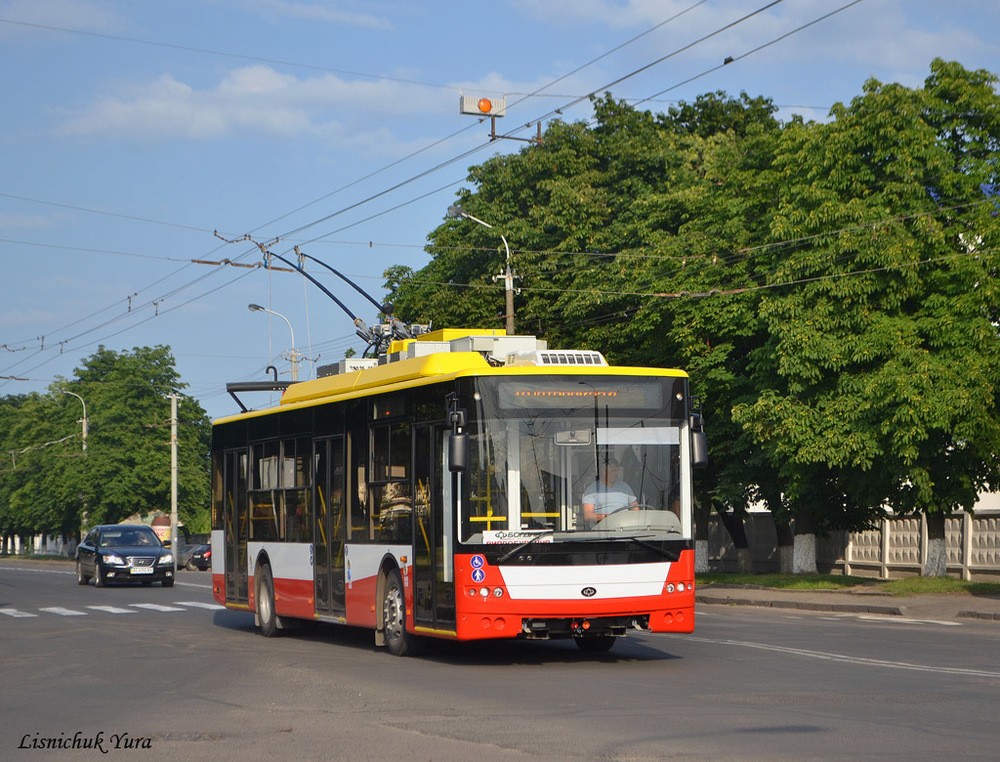 Jeden z pěti nových trolejbusů Bogdan. (zdroj: www.transphoto.ru, foto: Lisnichuk Yura)