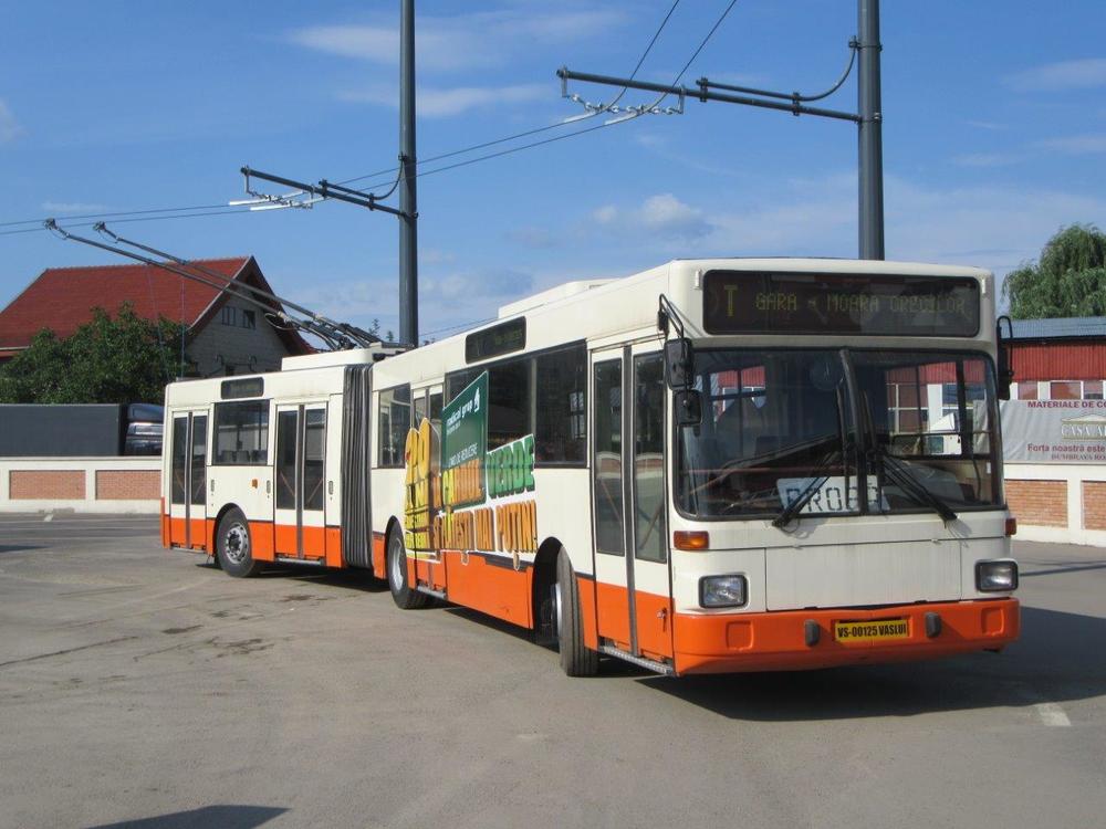 Ex-salzburský trolejbus na nově postavené trolejbusové trati ve Vaslui. (foto: Gunter Mackinger)