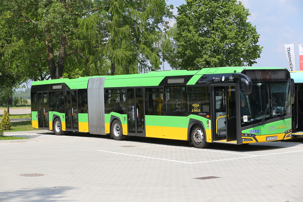 Článková modifikace byla zastoupena typem Urbino 18 v dieselové verzi. Brzy by však měla následovat také plynová verze a elektrobus. (foto: Solaris Bus & Coach)