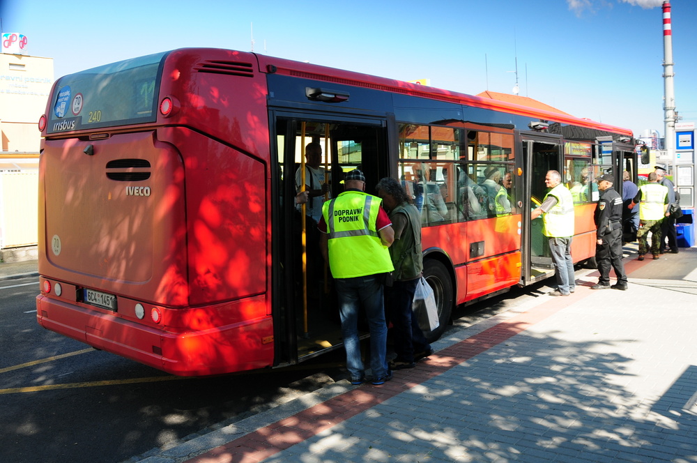Preventisté mají přispět ke zvýšení bezpečnosti cestování v MHD v Českých Budějovicích. (foto: DPMČB)