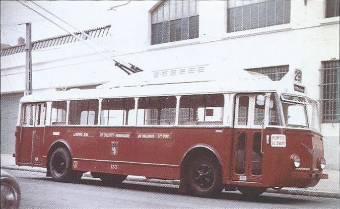 Dva lyonské vozy typu VBB. (foto: 2x OTL / archiv G. Mullera)