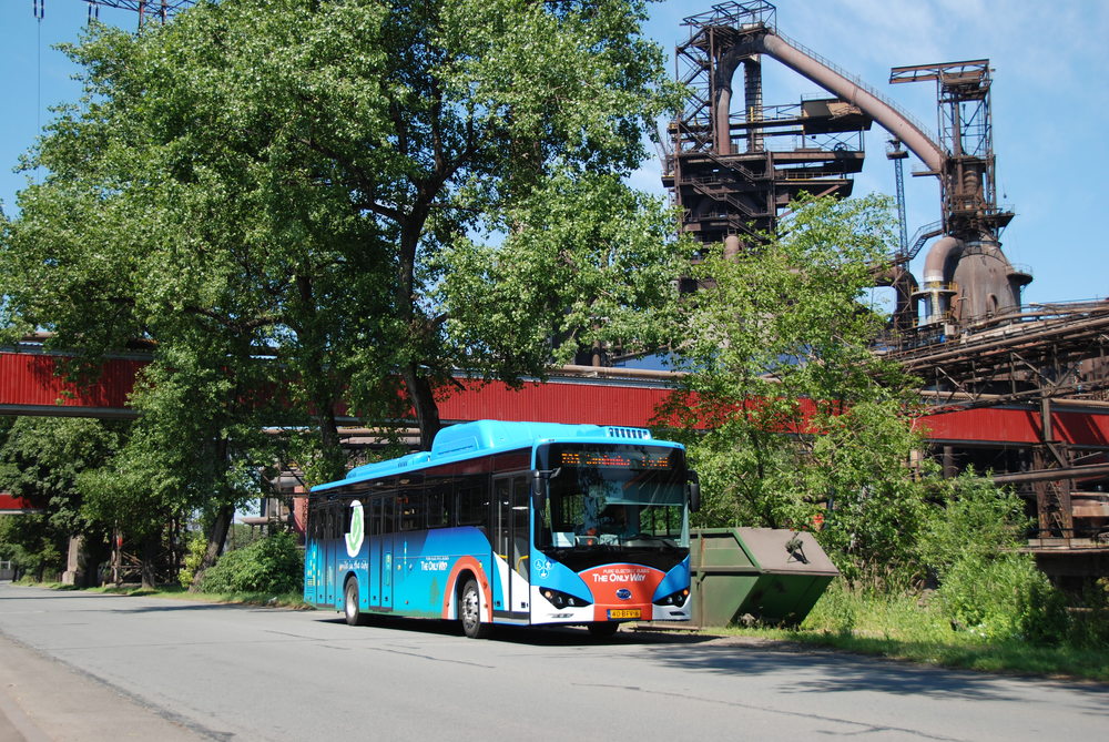 Arriva Morava plánuje pořídit deset městských elektrobusů, pravděpodobně pro MHD v&nbsp;Třinci. Tam se již loni testovala vozidla SOR EBN 10,5 a BYD K9. Ani jeden z&nbsp;výrobců těchto vozidel ovšem kvalifikační kritéria se současnou nabídkou produktů nesplňuje. (foto: Libor Hinčica)