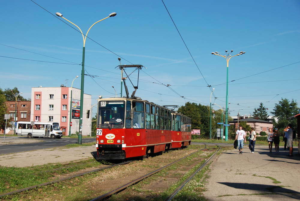 Do Katowic je to sice nedaleko, nicméně na propojení s místní tramvajovou sítí to přece jen nevypadá. Ani dnes není Jaworzno v systému KZK GOP. (foto: Libor Hinčica)