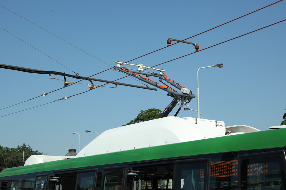 Detail dvoupólového sběrače společnosti dodávaného společností Schunk Praha. (foto: Cegelec)