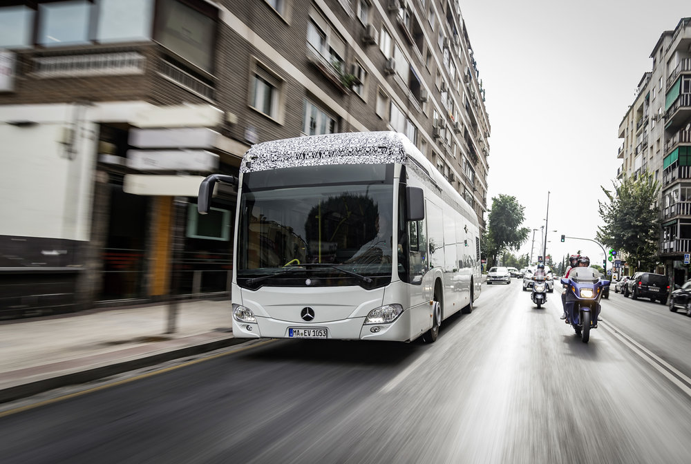 Elektrobus Citaro na propagačním snímku výrobce. (foto: EvoBus)