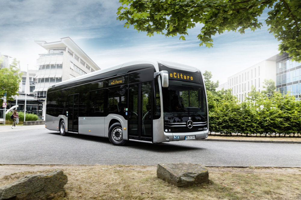 Elektrobus eCitaro od Mercedesu ve 12m provedení. (foto: EvoBus)