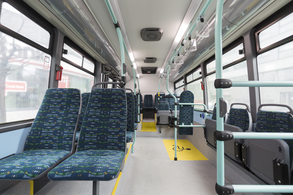 Elektrobus nabízí cestujícím WiFi připojení. (foto: ARRIVA PRAHA)