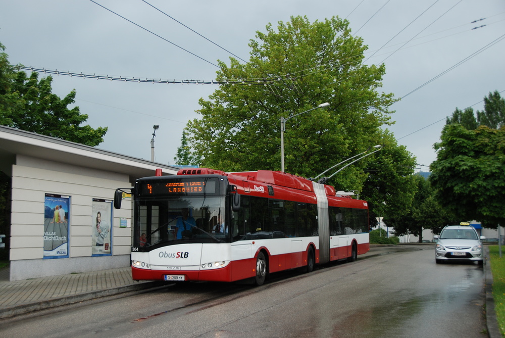 Mekkou trolejbusů v západní Evropě je rakouský Salzburg. Také zde by se měly parciální trolejbusy v nejbližší době objevit. Postup Salzburgu při obnově vozového parku a výstavbě trolejbusových tratí je nejen pro německá města inspirativní. (foto: Libor Hinčica)