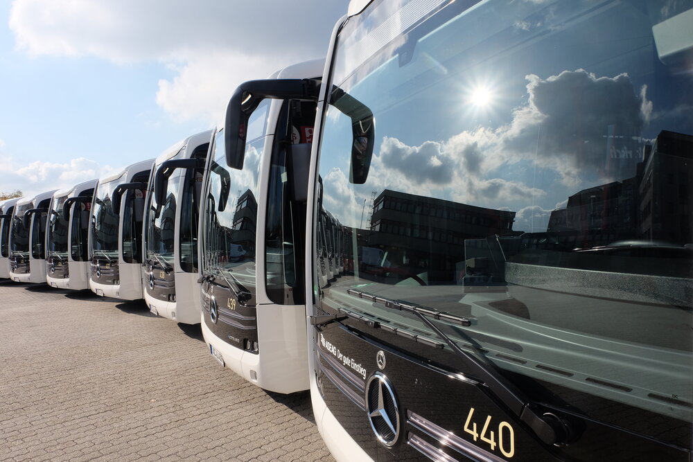 Elektrobusy eCitaro pro německé Cáchy. (foto: Daimler Buses)