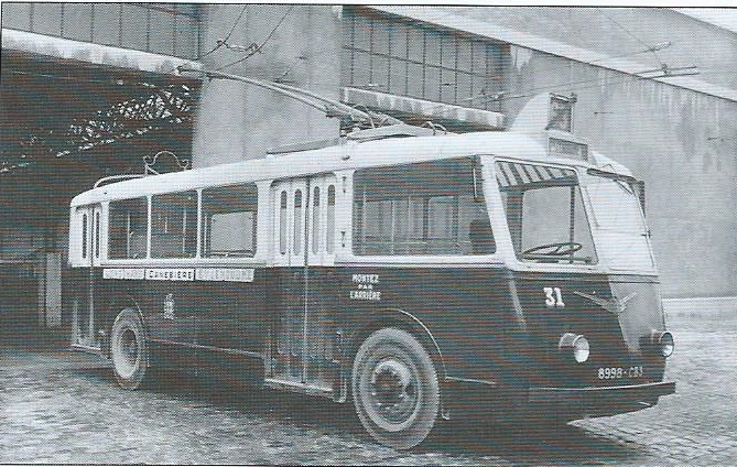 Typ CB 60 byl v zásadě s typem CS 60 podobný. Mechanická část u typu CB 60 byla od Berlietu, to však laik sotva poznal. Přední kola byla ovšem jiná a některé detaily na karoserii také. (foto: RATVM / archiv G. Mullera) 